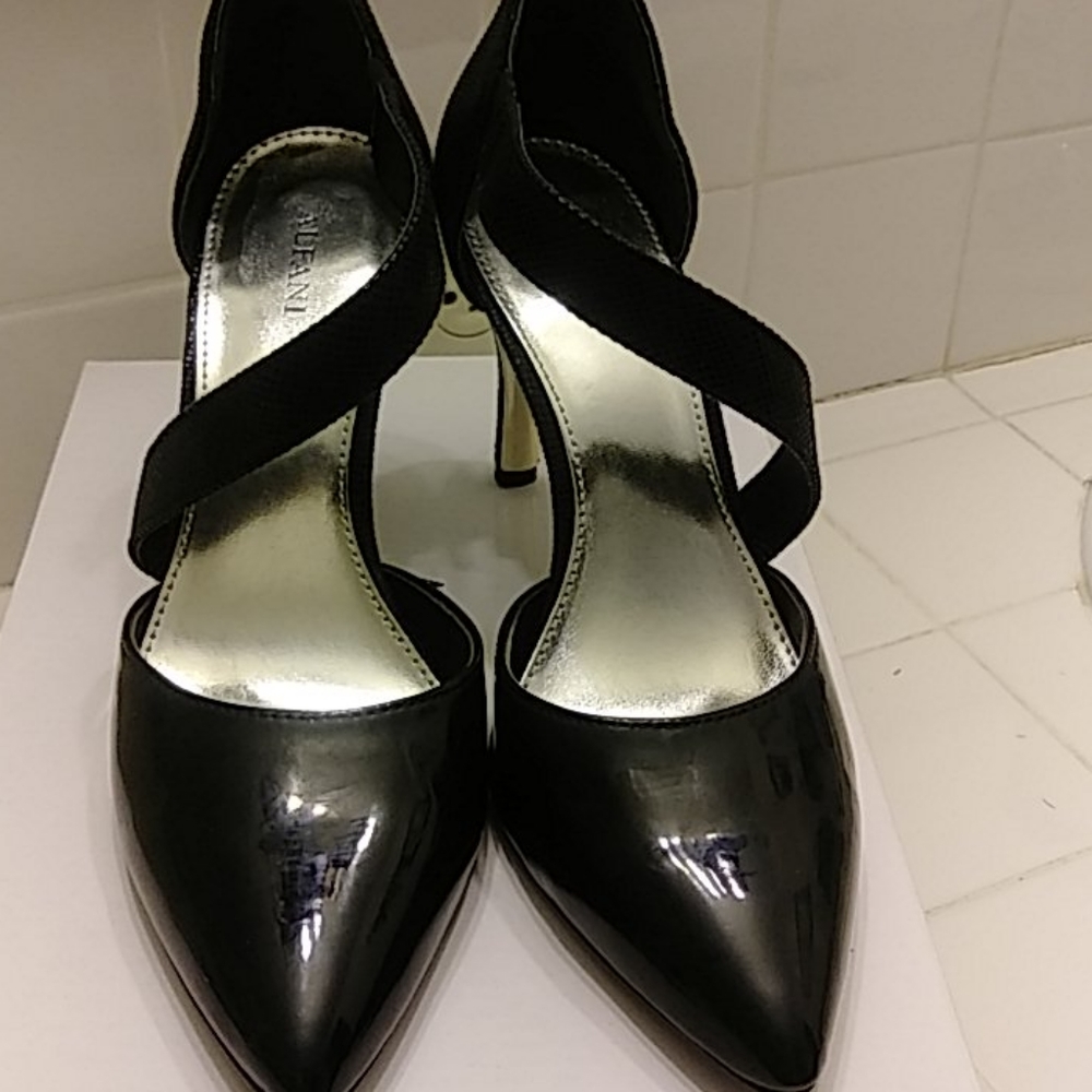 Shoes - Picture 5 of 5